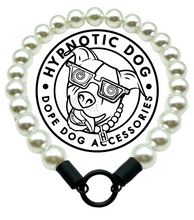 Load image into Gallery viewer, Classic White Pearls Acrylic Bead Collar