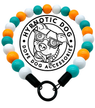 Load image into Gallery viewer, Tropicana Acrylic Bead Collar